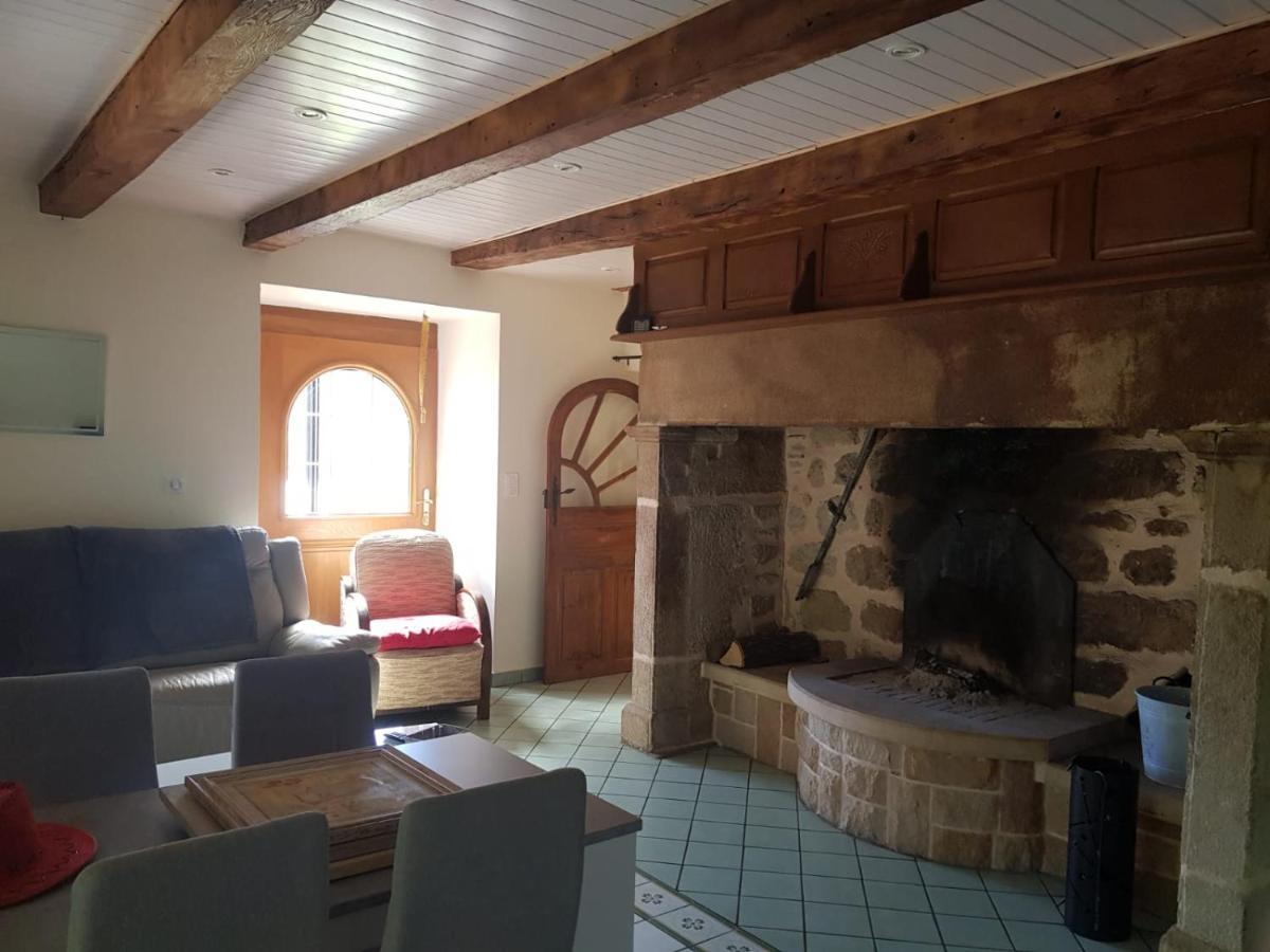 Maison D'Hotes "La Pierre Pointue" Saint-Léons Eksteriør bilde