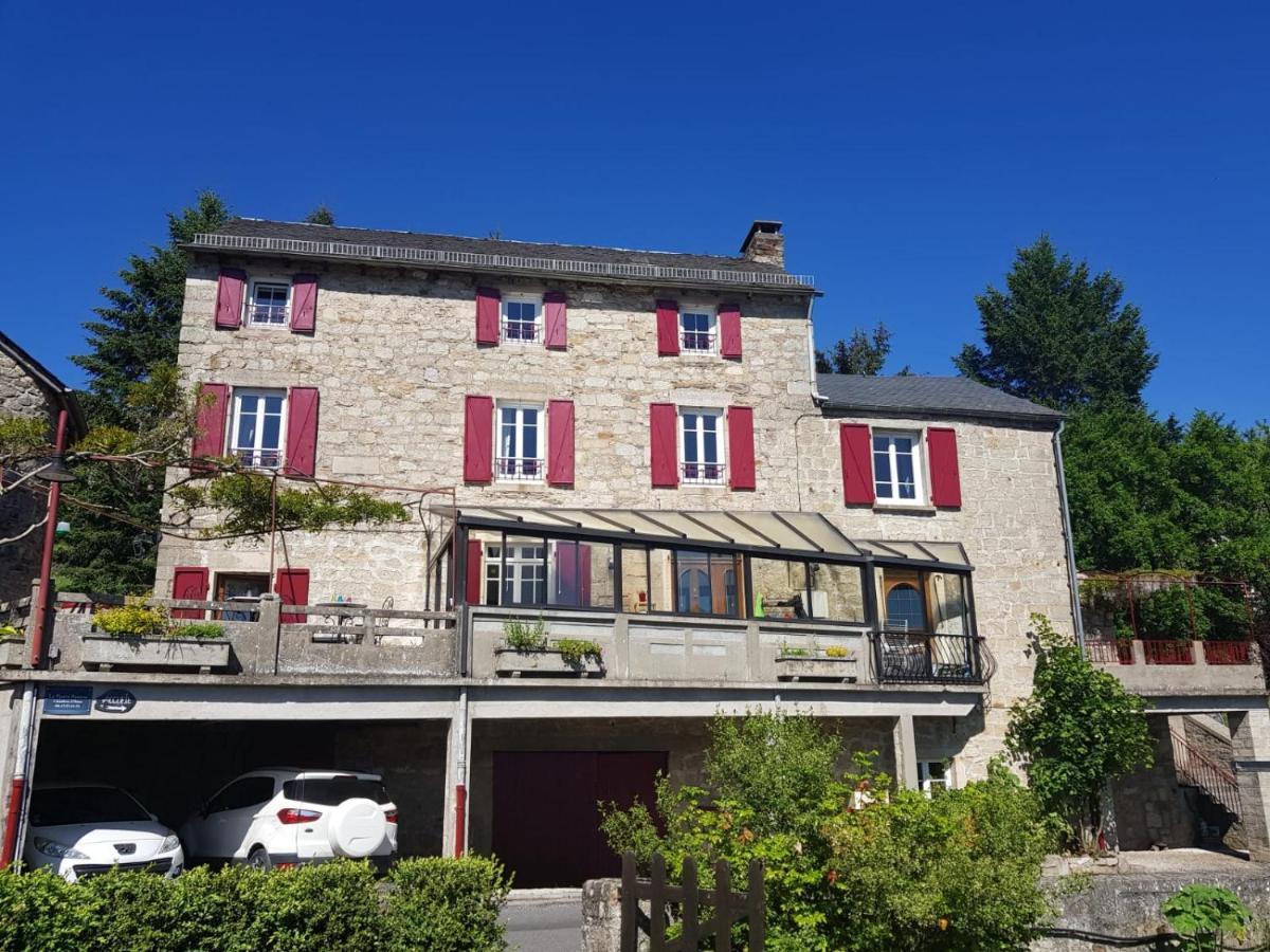 Maison D'Hotes "La Pierre Pointue" Saint-Léons Eksteriør bilde